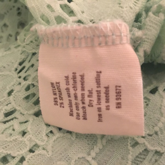 👗 3 for $15 Decree Seafoam Colored Lace Top - Picture 5 of 5
